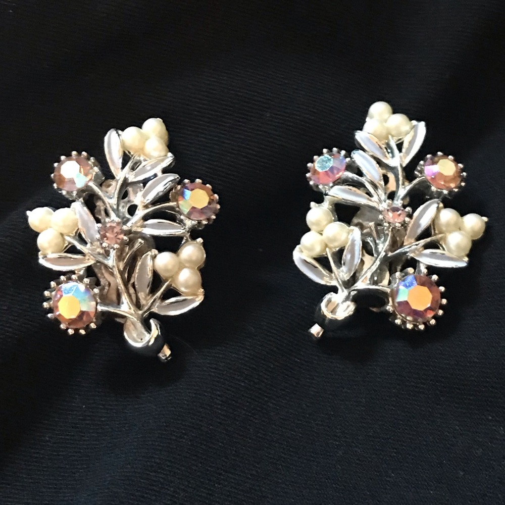Vintage Clip Rhinestone Earrings